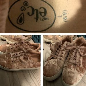Women’s Fashion Sneakers